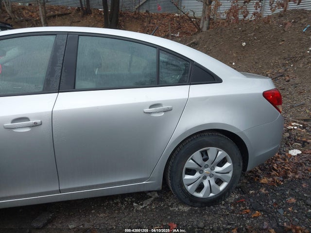 1G1PA5SH3E7178262 Chevrolet Cruze Ls Auto