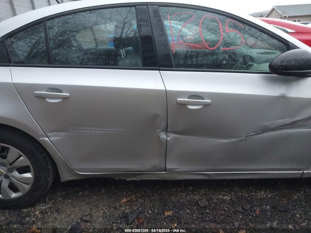 1G1PA5SH3E7178262 Chevrolet Cruze Ls Auto