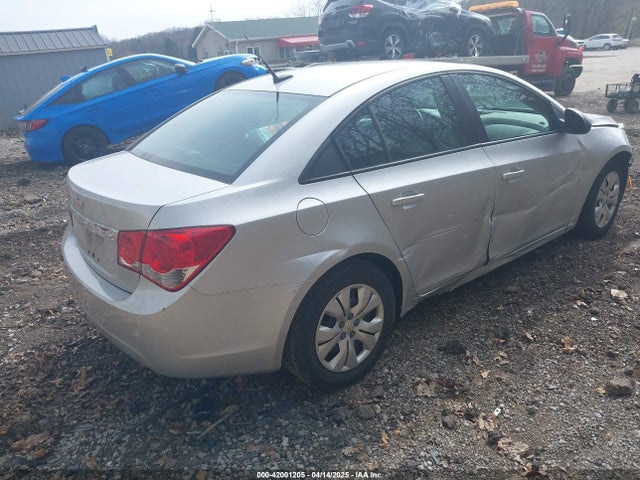 1G1PA5SH3E7178262 Chevrolet Cruze Ls Auto