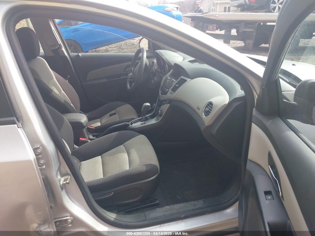 1G1PA5SH3E7178262 Chevrolet Cruze Ls Auto
