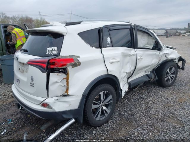 JTMRFREV6HJ702943 Toyota Rav4 Xle