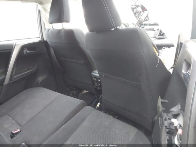 JTMRFREV6HJ702943 Toyota Rav4 Xle
