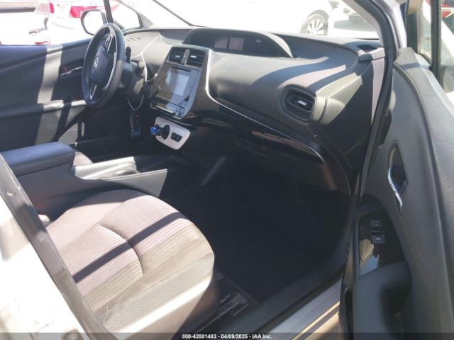 JTDKBRFU6J3068322 Toyota Prius One