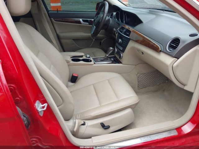 WDDGF4HB1EA945105 Mercedes-Benz C-class C 250 Sport/luxury