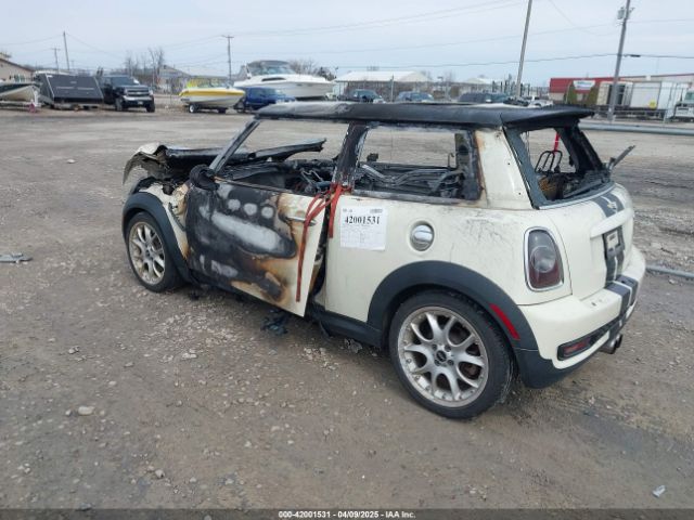 2011 MINI COOPER S WMWSV3C53BTY20901 Photo 2