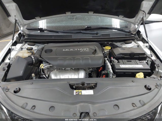 1C3CCCBB3GN125449 Chrysler 200 S