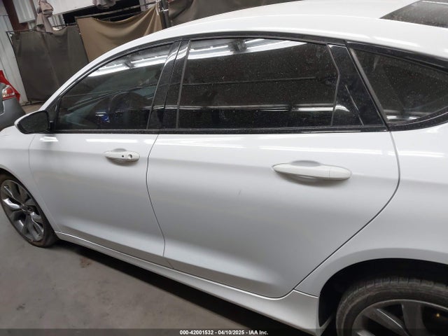 1C3CCCBB3GN125449 Chrysler 200 S