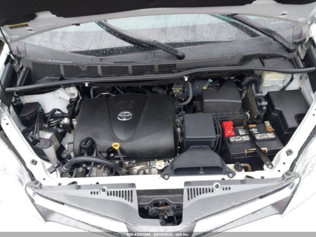 5TDDZ3DC0JS201425 Toyota Sienna Xle 7 Passenger