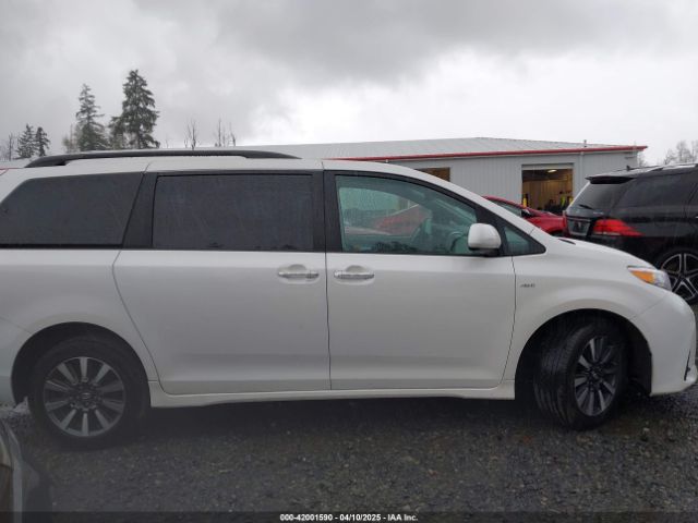5TDDZ3DC0JS201425 Toyota Sienna Xle 7 Passenger