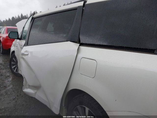 5TDDZ3DC0JS201425 Toyota Sienna Xle 7 Passenger