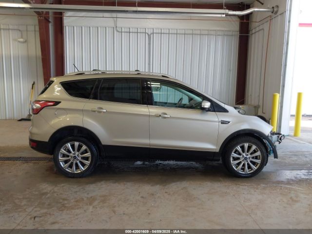 1FMCU9J99JUB12935 Ford Escape Titanium