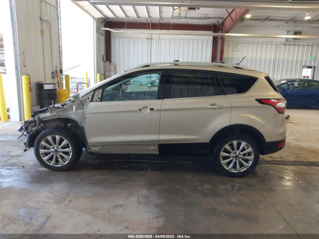 1FMCU9J99JUB12935 Ford Escape Titanium