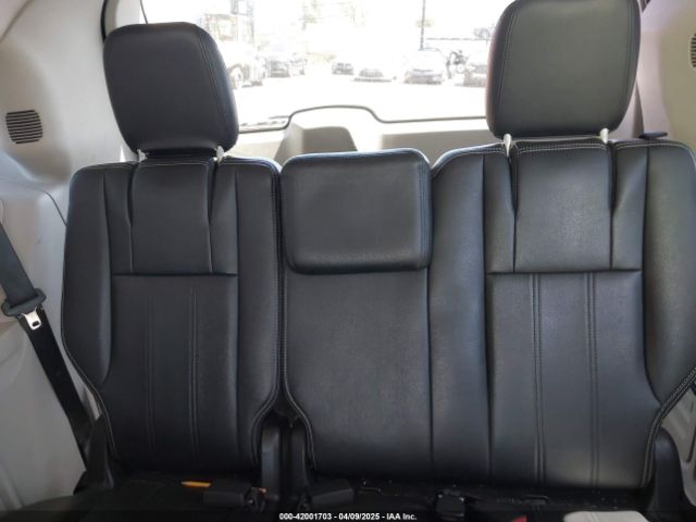 2C4RC1BG1FR752125 Chrysler Town & Country Touring