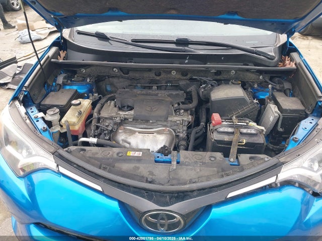 JTMBFREV8JJ220630 Toyota RAV4 LE