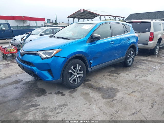 JTMBFREV8JJ220630 Toyota RAV4 LE