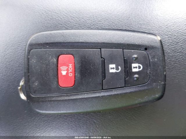 JTND4MBE4N3164908 Toyota COROLLA SE