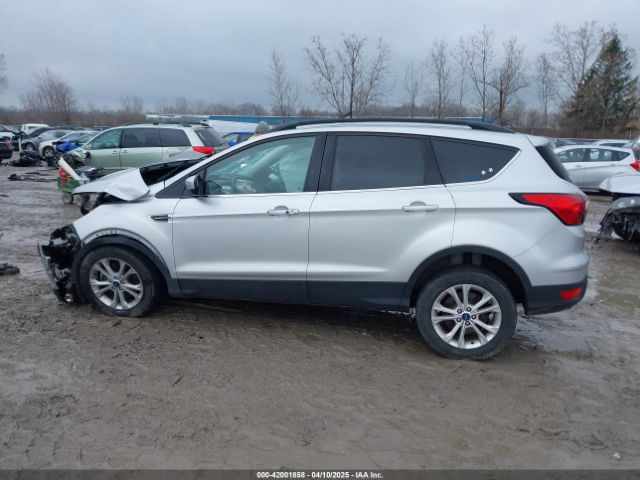 1FMCU9HD7KUA65609 Ford ESCAPE SEL
