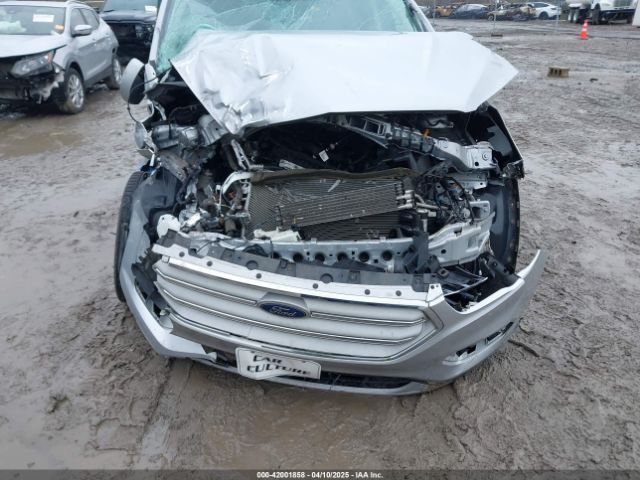 1FMCU9HD7KUA65609 Ford ESCAPE SEL