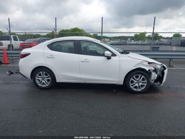 3MYDLBYV2HY156094 Toyota YARIS IA