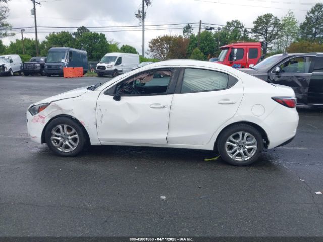 3MYDLBYV2HY156094 Toyota YARIS IA