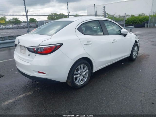 3MYDLBYV2HY156094 Toyota YARIS IA