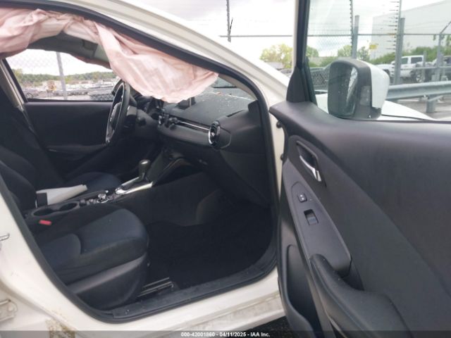 3MYDLBYV2HY156094 Toyota YARIS IA