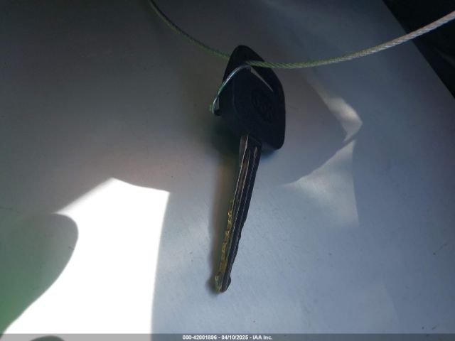 VNKKTUD30HA076682 Toyota YARIS L