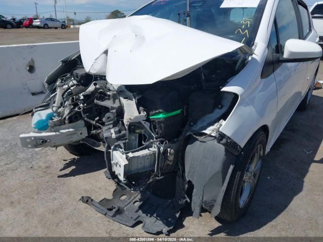 VNKKTUD30HA076682 Toyota YARIS L