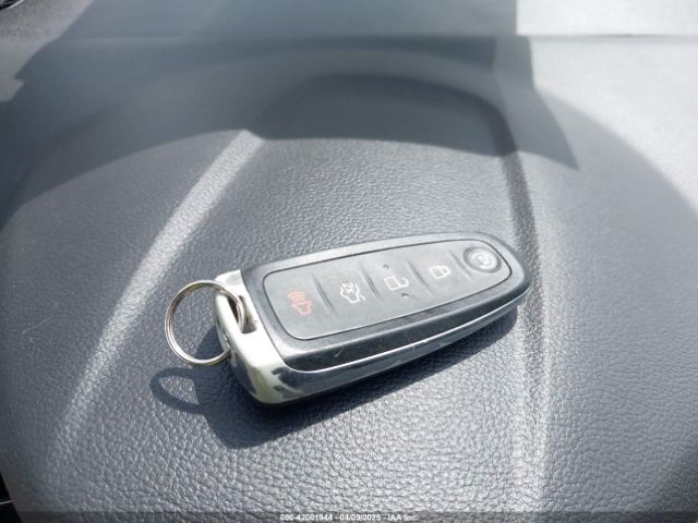 1FADP5FU2HL115199 Ford C-max Energi Titanium