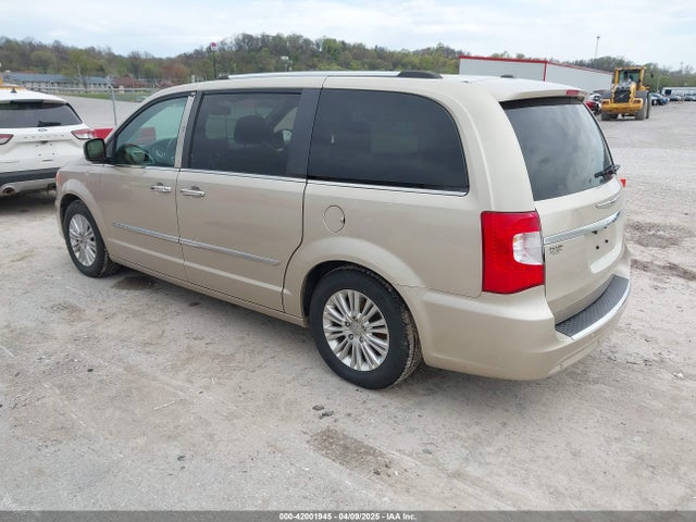 2C4RC1GG1FR528197 Chrysler Town & Country Limited Platinum