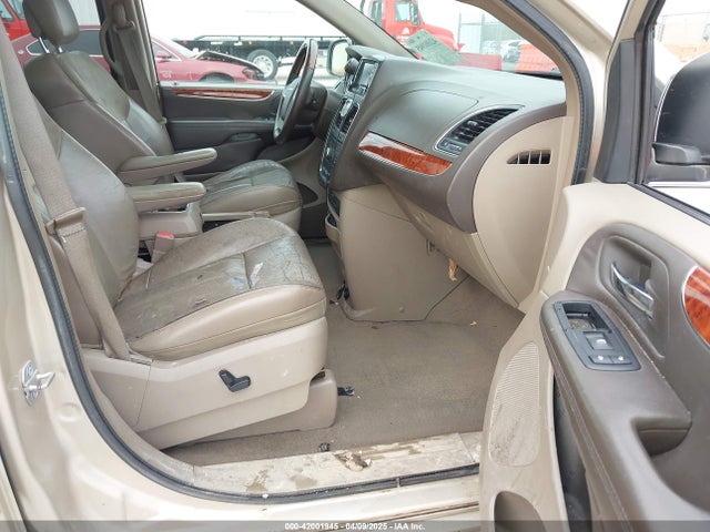 2C4RC1GG1FR528197 Chrysler Town & Country Limited Platinum