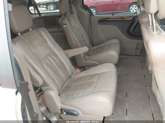 2C4RC1GG1FR528197 Chrysler Town & Country Limited Platinum