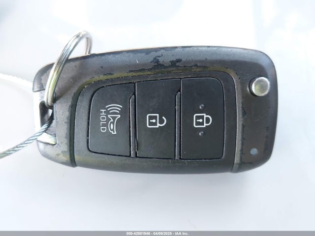 5NMS23AD1LH197383 Hyundai Santa Fe Se