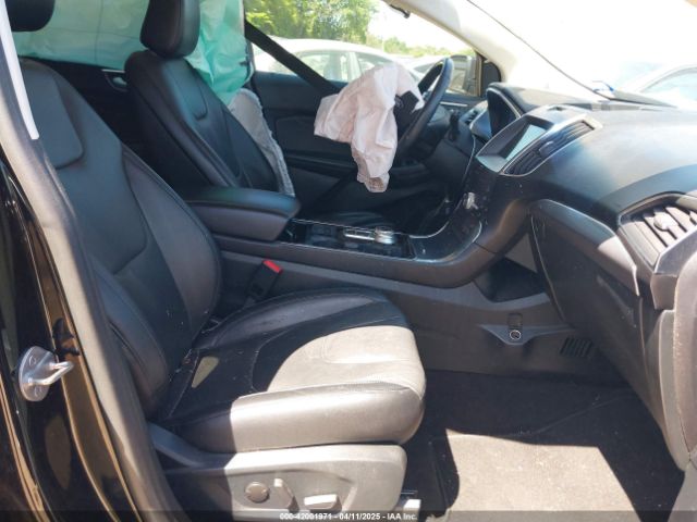 2FMPK3K98LBB28913 Ford Edge Titanium