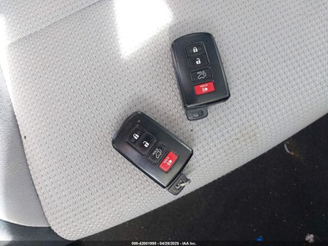 JTMRJREV2HD148880 Toyota Rav4 Hybrid Xle