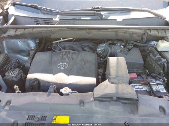5TDKZRFH4JS244328 Toyota Highlander Xle