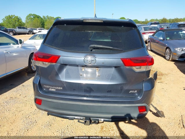 5TDKZRFH4JS244328 Toyota Highlander Xle