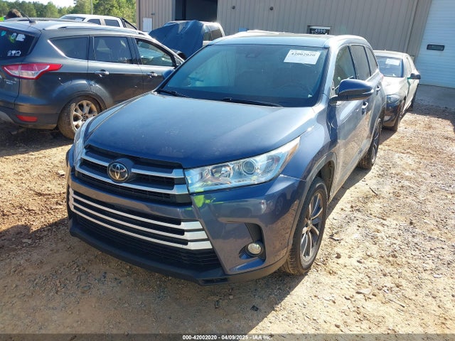 5TDKZRFH4JS244328 Toyota Highlander Xle