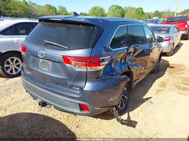 5TDKZRFH4JS244328 Toyota Highlander Xle
