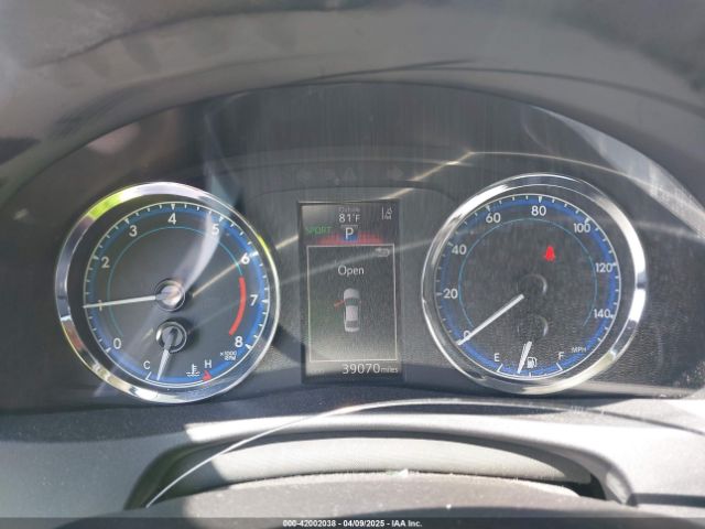 2T1BURHE5JC016011 Toyota COROLLA SE