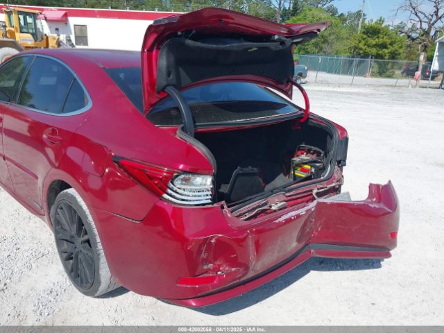 JTHBW1GG4E2064553 Lexus ES 300H