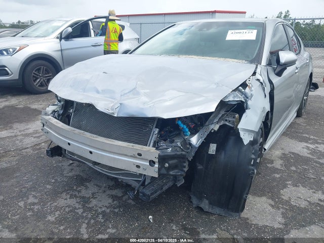 4T1B11HK0JU147619 Toyota CAMRY SE