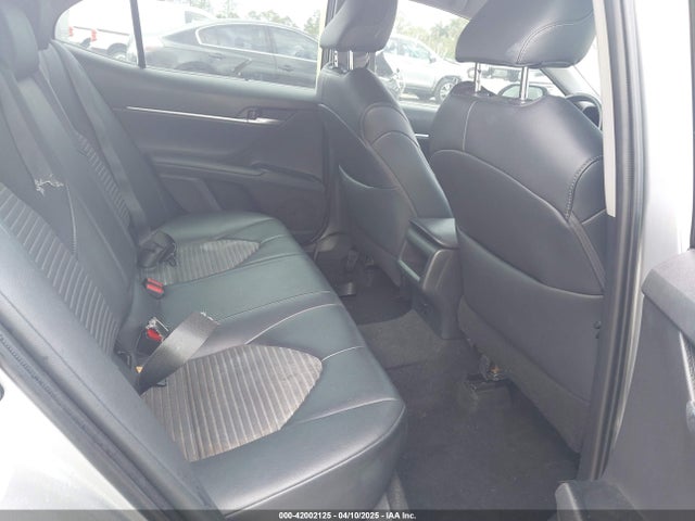 4T1B11HK0JU147619 Toyota CAMRY SE