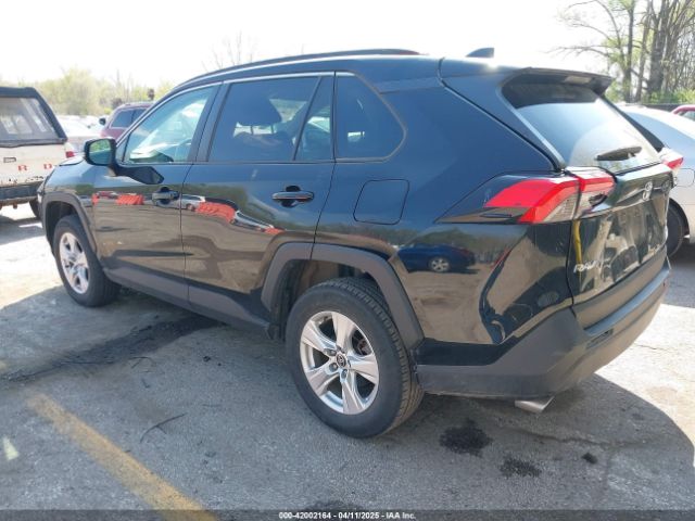 2021 TOYOTA RAV4 2T3P1RFV3MW186461 Photo 2