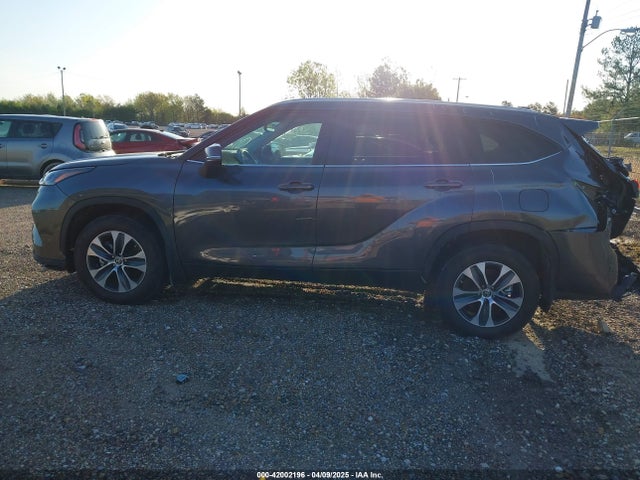 Toyota Highlander Xle 2024 5TDKDRAH0RS528587 Image 14