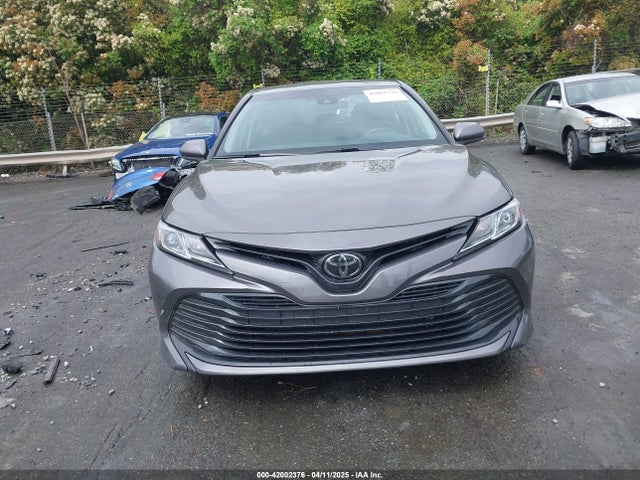 4T1B11HK1JU561136 Toyota CAMRY LE