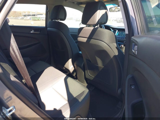 KM8J33A49JU756480 Hyundai TUCSON SEL
