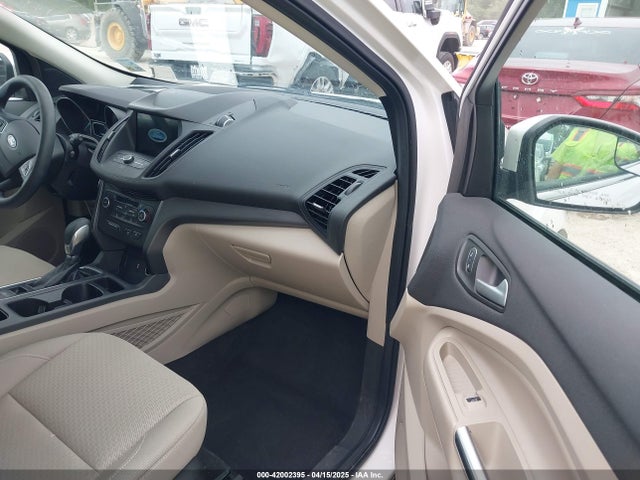 1FMCU0GD1KUA30027 Ford ESCAPE SE