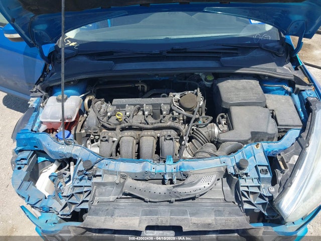 1FADP3K21FL318008 Ford FOCUS SE