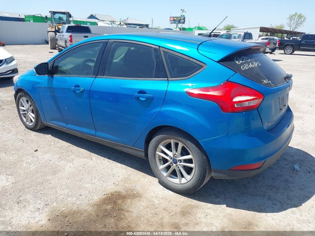 1FADP3K21FL318008 Ford FOCUS SE